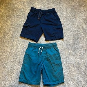 Boys shorts size Small (6/7)